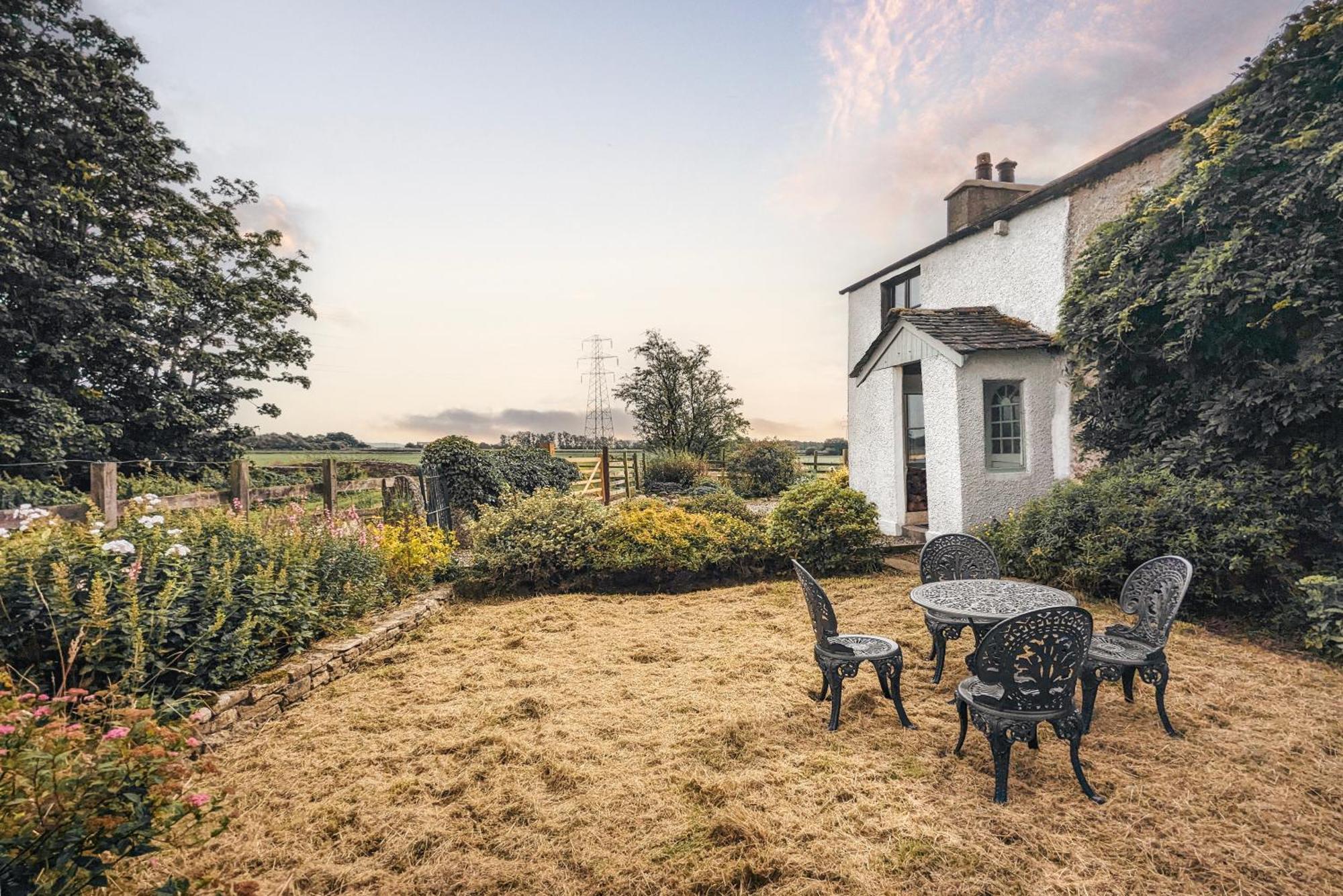 Levens The Gilpin Farmhouse, Lake District Getaway מראה חיצוני תמונה